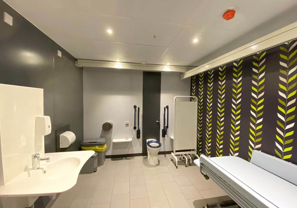 Luxury restroom trailer