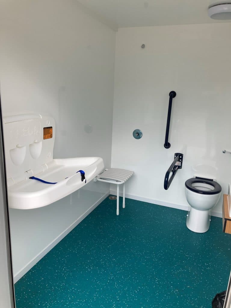 Luxury restroom trailer