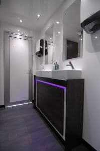 Luxury 2 + 1 Toilet Unit