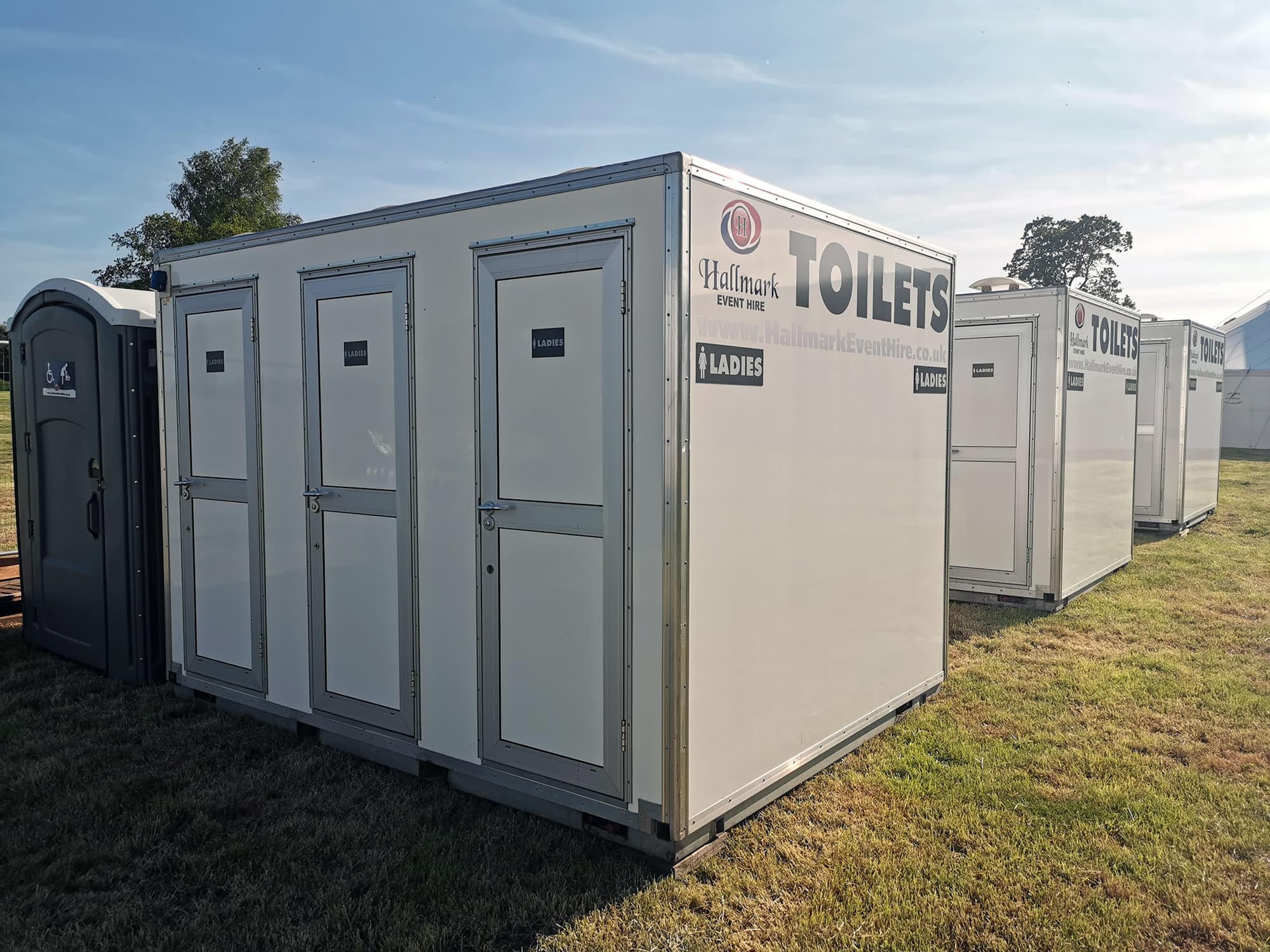 Luxury restroom trailer