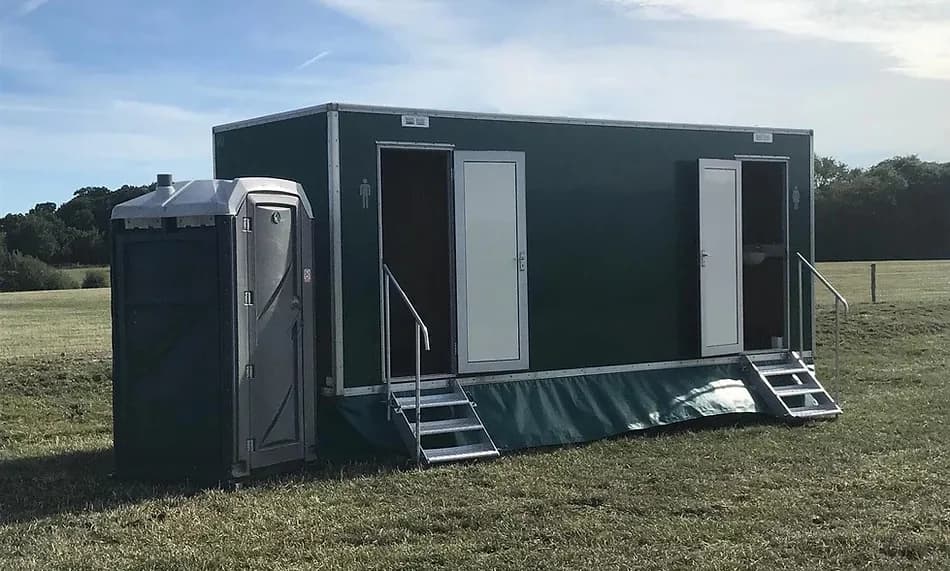 luxury toilet hire