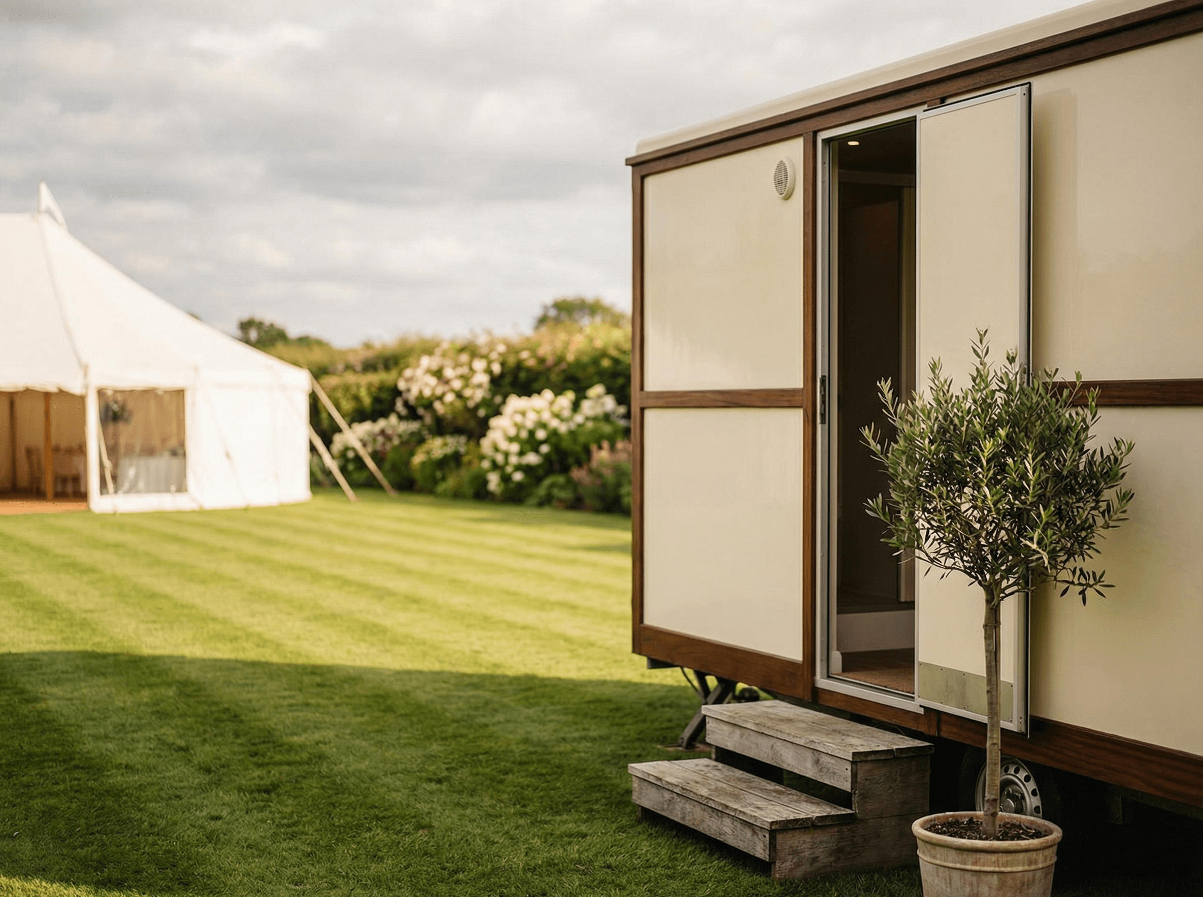 1+1 Trailer luxury toilet trailer